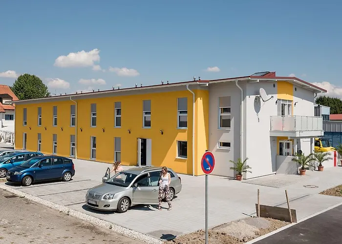 爱因斯坦埃尔丁菲尔司丽普汽车旅馆